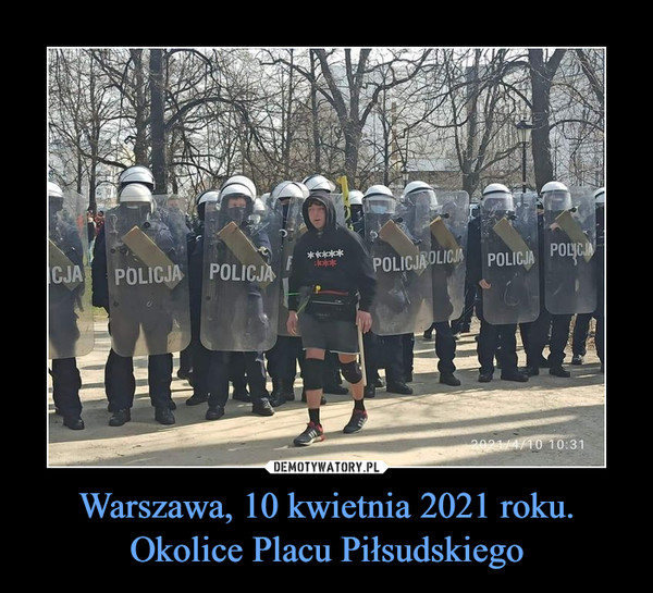 Warszawa, 10 kwietnia 2021 roku. Okolice Placu Piłsudskiego